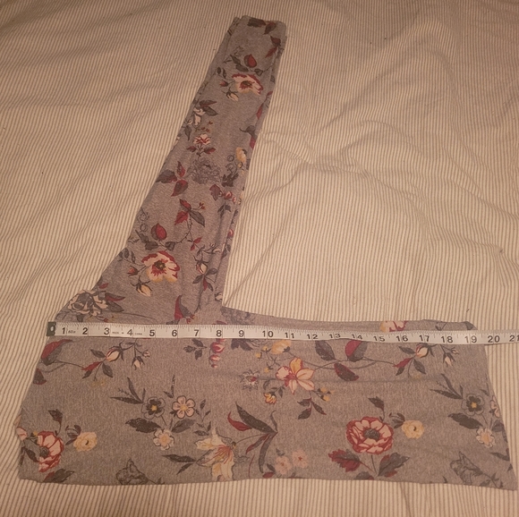 Floral Crop Top (free with purchase) - Picture 1 of 2